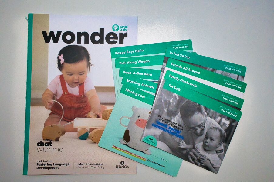 Kiwico Panda Crate Chat with me magazine en flashcards